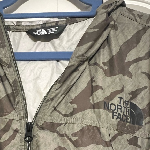 NORTHFACE Men’s Camo Wind Jacket, XL - Picture 4 of 8